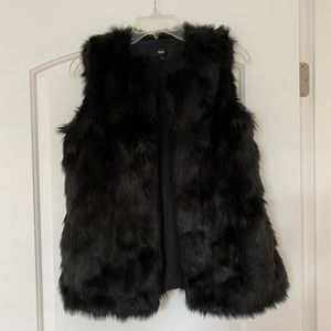 Black Oversized Fur Vest